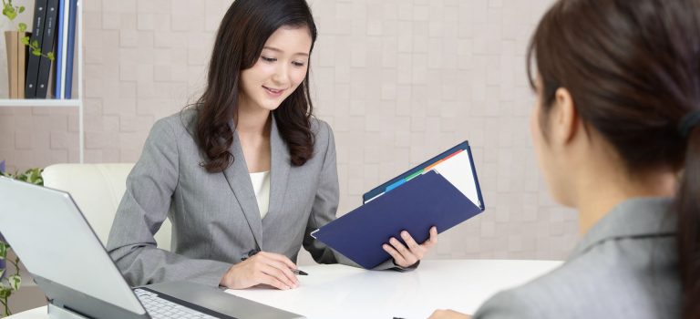 紙の安心感と即時性を両立するfaxがデジタル時代でも支持される理由